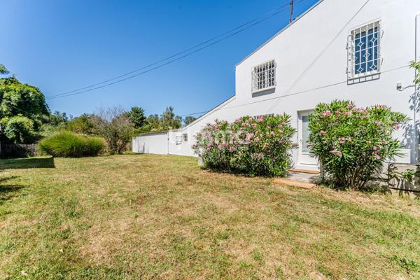 Maison 4 pièces avec jardin terrasse, garage et parking