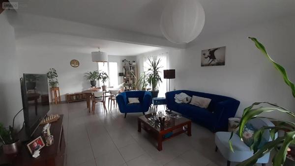 Location - Maison Montreuil-sous-Pérouse 35500 6 pièces 117 m 2 643 m 2