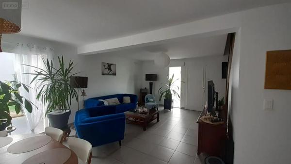 Location - Maison Montreuil-sous-Pérouse 35500 6 pièces 117 m 2 643 m 2