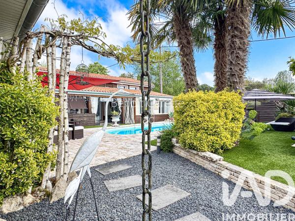 Maison à vendre 6 pièces 137 m² Saint-Yzan-de-Soudiac