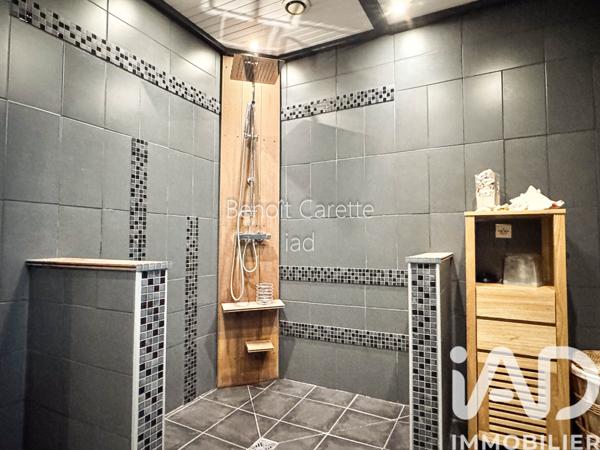 Maison à vendre 6 pièces 137 m² Saint-Yzan-de-Soudiac