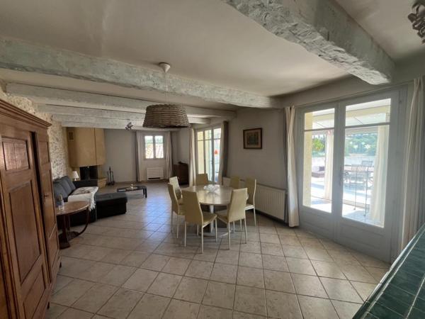Maison Uzes 10 pièce(s) 210 m2