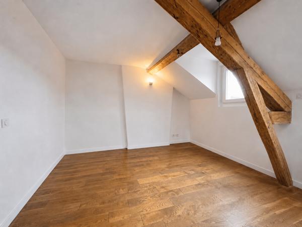 APPARTEMENT 2 PIÈCES RUE PAGÈS