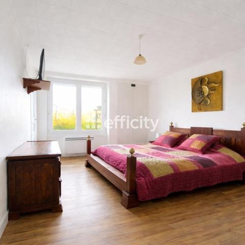 Maison 12 pièces - 266 m²