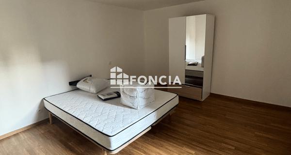 Location Appartement meublé 2 pièces 54 m² - Laval 53000
