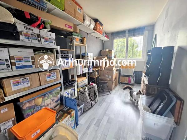 Vente                                                      Appartement
                        
                     4 pièces                      83 m2                     à Savigny-le-Temple