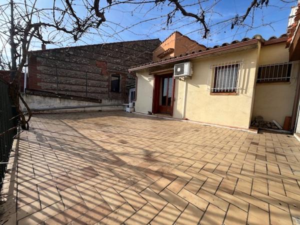 Charmante maison familiale de 230 m² avec double garage et jardin sur un terrain deux faces