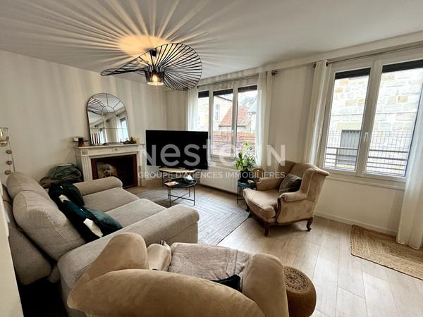 Grand appartement T4 de 100m2 avec garage + climatisation en hyper centre de Brive-la-Gaillarde