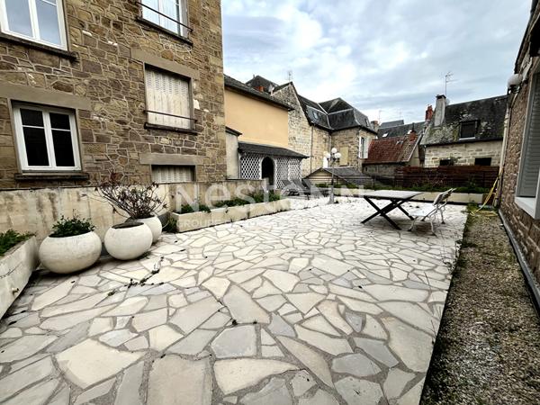 Grand appartement T4 de 100m2 avec garage + climatisation en hyper centre de Brive-la-Gaillarde