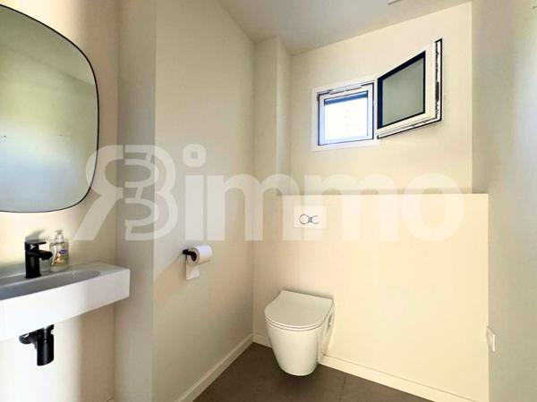 Maison contemporaine à vendre à Lannilis – 129 m² – 4 chambres – Terrain de 2 406 m² – Jacuzzi