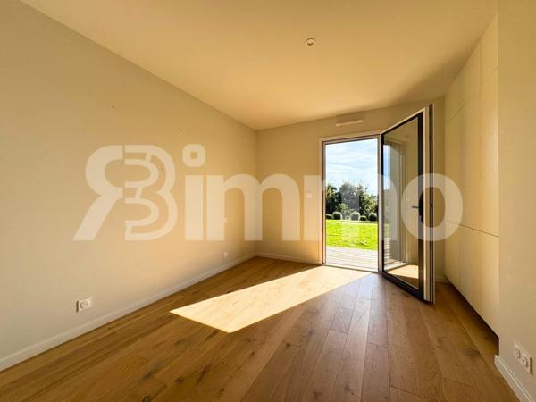 Maison contemporaine à vendre à Lannilis – 129 m² – 4 chambres – Terrain de 2 406 m² – Jacuzzi