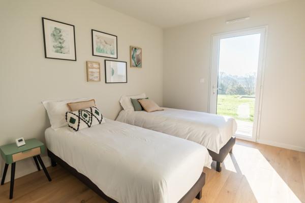Maison contemporaine à vendre à Lannilis – 129 m² – 4 chambres – Terrain de 2 406 m² – Jacuzzi