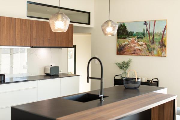 Maison contemporaine à vendre à Lannilis – 129 m² – 4 chambres – Terrain de 2 406 m² – Jacuzzi