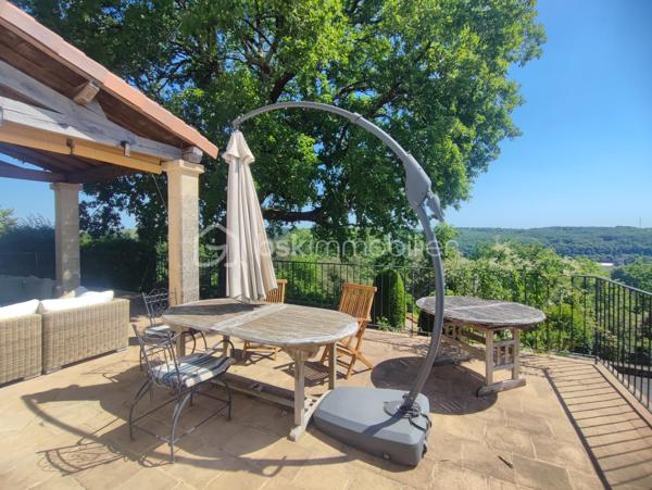 ✨ Nouveauté en exclusivité – Propriété coup de cœur assurée avec vue panoramique ✨
Perchée dans un cadre naturel d’exception de plus de 2,8 hectares de terrain, cette propriété offre un panorama spectaculaire sur Lalinde et ses environs à seulement 2 minutes des commodités. Ici, la vue devient une véritable signature : un panorama grandiose, omniprésent depuis la maison, les terrasses et la piscine.
Cette propriété aux prestations de qualité séduira les amateurs d’espace, de confort et de nature.
La maison bénéficie d’équipements performants et récents :
• Chauffage central par pompe à chaleur géothermique avec chaudière fioul en relais
• Double vitrage bois et PVC avec moustiquaires
• Volets battants en bois installés en 2022
• Deux cheminées
• Deux adoucisseurs d’eau
• 24 panneaux solaires dont 12 dédiés à la consommation et 12 à la revente (revenu annuel d’environ 1 300 €)
• Assainissement par micro-station
• Toiture entièrement refaite entre 2014 et 2020
• Piscine à débordement rénovée en 2024 avec volet électrique neuf
L’accès à la propriété se fait par un chemin bitumé menant à un vaste espace de stationnement.
La maison se compose de :
• Un hall d’entrée
• Une spacieuse cuisine avec îlot central et accès direct à la terrasse plein sud
• Un cellier / buanderie
• Un salon chaleureux
• Une salle à manger
• Un grand bureau
• 5 chambres de 9 à 14 m²
• 3 salles d’eau
• 3 WC
À l’extérieur, vous profiterez d’une immense terrasse faisant le tour de la maison, en partie couverte, permettant d’admirer pleinement le panorama ainsi que le superbe jardin à la française.
Deux enclos en panneaux rigides pourront accueillir animaux, potager ou tout autre projet selon vos envies.
Un bâtiment indépendant de 108 m² avec trois accès complète l’ensemble.
Enfin, vous serez séduits par la magnifique piscine chauffée au sel, à débordement, de 9 x 5 mètres, sécurisée par un volet électrique.
Une propriété rare sur le secteur, alliant confort moderne, volumes généreux et cadre de vie exceptionnel.
Visite 7 jours sur 7 . Collaboration entre professionnels de l'immobilier Ok.
✨ New exclusive property – Stunning property with panoramic views ✨
Perched in an exceptional natural setting of more than 2.8 hectares of land, this property offers a spectacular view of Lalinde and its surroundings just 2 minutes from amenities. Here, the view becomes a true signature: a grandiose panorama, omnipresent from the house, the terraces and the swimming pool.
This property with quality services will seduce lovers of space, comfort and nature.
The house benefits from high-performance and recent equipment:
• Central heating by geothermal heat pump with oil boiler in relay
• Double glazing, wood and PVC with mosquito nets
• Wooden shutters installed in 2022
• Two fireplaces
• Two water softeners
• 24 solar panels, including 12 dedicated to consumption and 12 for resale (annual income of about €1,300)
• Sanitation by micro-station
• Roof completely redone between 2014 and 2020
• Infinity pool renovated in 2024 with new electric shutter
Access to the property is via a paved road leading to a large parking space.
The house consists of:
• An entrance hall
• A spacious kitchen with central island and direct access to the south-facing terrace
• A cellar / laundry room
• A warm living room
• A dining room
• A large office
• 5 bedrooms from 9 to 14 m 2
• 3 shower rooms
• 3 toilets
Outside, you will enjoy a huge terrace around the house, partly covered, allowing to fully admire the panorama and the beautiful French garden.
Two enclosures in rigid panels can accommodate animals, vegetable garden or any other project according to your desires.
An independent building of 108 m2 with three accesses completes the whole.
Finally, you will be seduced by the magnificent salt-heated infinity pool of 9 x 5 meters, secured by an electric shutter.
A rare property in the area, combining modern comfort, generous volumes and exceptional living environment.
Visit 7 days a week. Collaboration between real estate professionals Ok.