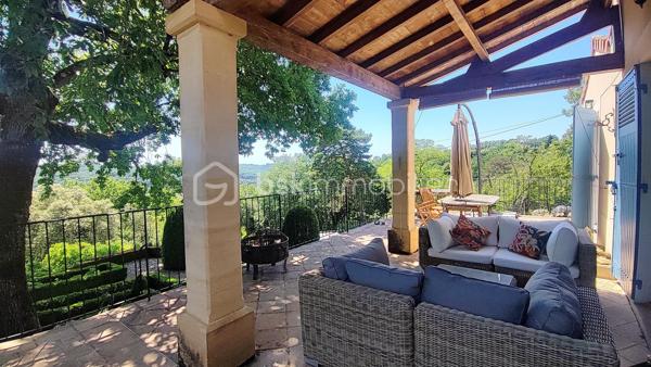 ✨ Nouveauté en exclusivité – Propriété coup de cœur assurée avec vue panoramique ✨
Perchée dans un cadre naturel d’exception de plus de 2,8 hectares de terrain, cette propriété offre un panorama spectaculaire sur Lalinde et ses environs à seulement 2 minutes des commodités. Ici, la vue devient une véritable signature : un panorama grandiose, omniprésent depuis la maison, les terrasses et la piscine.
Cette propriété aux prestations de qualité séduira les amateurs d’espace, de confort et de nature.
La maison bénéficie d’équipements performants et récents :
• Chauffage central par pompe à chaleur géothermique avec chaudière fioul en relais
• Double vitrage bois et PVC avec moustiquaires
• Volets battants en bois installés en 2022
• Deux cheminées
• Deux adoucisseurs d’eau
• 24 panneaux solaires dont 12 dédiés à la consommation et 12 à la revente (revenu annuel d’environ 1 300 €)
• Assainissement par micro-station
• Toiture entièrement refaite entre 2014 et 2020
• Piscine à débordement rénovée en 2024 avec volet électrique neuf
L’accès à la propriété se fait par un chemin bitumé menant à un vaste espace de stationnement.
La maison se compose de :
• Un hall d’entrée
• Une spacieuse cuisine avec îlot central et accès direct à la terrasse plein sud
• Un cellier / buanderie
• Un salon chaleureux
• Une salle à manger
• Un grand bureau
• 5 chambres de 9 à 14 m²
• 3 salles d’eau
• 3 WC
À l’extérieur, vous profiterez d’une immense terrasse faisant le tour de la maison, en partie couverte, permettant d’admirer pleinement le panorama ainsi que le superbe jardin à la française.
Deux enclos en panneaux rigides pourront accueillir animaux, potager ou tout autre projet selon vos envies.
Un bâtiment indépendant de 108 m² avec trois accès complète l’ensemble.
Enfin, vous serez séduits par la magnifique piscine chauffée au sel, à débordement, de 9 x 5 mètres, sécurisée par un volet électrique.
Une propriété rare sur le secteur, alliant confort moderne, volumes généreux et cadre de vie exceptionnel.
Visite 7 jours sur 7 . Collaboration entre professionnels de l'immobilier Ok.
✨ New exclusive property – Stunning property with panoramic views ✨
Perched in an exceptional natural setting of more than 2.8 hectares of land, this property offers a spectacular view of Lalinde and its surroundings just 2 minutes from amenities. Here, the view becomes a true signature: a grandiose panorama, omnipresent from the house, the terraces and the swimming pool.
This property with quality services will seduce lovers of space, comfort and nature.
The house benefits from high-performance and recent equipment:
• Central heating by geothermal heat pump with oil boiler in relay
• Double glazing, wood and PVC with mosquito nets
• Wooden shutters installed in 2022
• Two fireplaces
• Two water softeners
• 24 solar panels, including 12 dedicated to consumption and 12 for resale (annual income of about €1,300)
• Sanitation by micro-station
• Roof completely redone between 2014 and 2020
• Infinity pool renovated in 2024 with new electric shutter
Access to the property is via a paved road leading to a large parking space.
The house consists of:
• An entrance hall
• A spacious kitchen with central island and direct access to the south-facing terrace
• A cellar / laundry room
• A warm living room
• A dining room
• A large office
• 5 bedrooms from 9 to 14 m 2
• 3 shower rooms
• 3 toilets
Outside, you will enjoy a huge terrace around the house, partly covered, allowing to fully admire the panorama and the beautiful French garden.
Two enclosures in rigid panels can accommodate animals, vegetable garden or any other project according to your desires.
An independent building of 108 m2 with three accesses completes the whole.
Finally, you will be seduced by the magnificent salt-heated infinity pool of 9 x 5 meters, secured by an electric shutter.
A rare property in the area, combining modern comfort, generous volumes and exceptional living environment.
Visit 7 days a week. Collaboration between real estate professionals Ok.