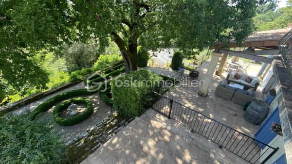 ✨ Nouveauté en exclusivité – Propriété coup de cœur assurée avec vue panoramique ✨
Perchée dans un cadre naturel d’exception de plus de 2,8 hectares de terrain, cette propriété offre un panorama spectaculaire sur Lalinde et ses environs à seulement 2 minutes des commodités. Ici, la vue devient une véritable signature : un panorama grandiose, omniprésent depuis la maison, les terrasses et la piscine.
Cette propriété aux prestations de qualité séduira les amateurs d’espace, de confort et de nature.
La maison bénéficie d’équipements performants et récents :
• Chauffage central par pompe à chaleur géothermique avec chaudière fioul en relais
• Double vitrage bois et PVC avec moustiquaires
• Volets battants en bois installés en 2022
• Deux cheminées
• Deux adoucisseurs d’eau
• 24 panneaux solaires dont 12 dédiés à la consommation et 12 à la revente (revenu annuel d’environ 1 300 €)
• Assainissement par micro-station
• Toiture entièrement refaite entre 2014 et 2020
• Piscine à débordement rénovée en 2024 avec volet électrique neuf
L’accès à la propriété se fait par un chemin bitumé menant à un vaste espace de stationnement.
La maison se compose de :
• Un hall d’entrée
• Une spacieuse cuisine avec îlot central et accès direct à la terrasse plein sud
• Un cellier / buanderie
• Un salon chaleureux
• Une salle à manger
• Un grand bureau
• 5 chambres de 9 à 14 m²
• 3 salles d’eau
• 3 WC
À l’extérieur, vous profiterez d’une immense terrasse faisant le tour de la maison, en partie couverte, permettant d’admirer pleinement le panorama ainsi que le superbe jardin à la française.
Deux enclos en panneaux rigides pourront accueillir animaux, potager ou tout autre projet selon vos envies.
Un bâtiment indépendant de 108 m² avec trois accès complète l’ensemble.
Enfin, vous serez séduits par la magnifique piscine chauffée au sel, à débordement, de 9 x 5 mètres, sécurisée par un volet électrique.
Une propriété rare sur le secteur, alliant confort moderne, volumes généreux et cadre de vie exceptionnel.
Visite 7 jours sur 7 . Collaboration entre professionnels de l'immobilier Ok.
✨ New exclusive property – Stunning property with panoramic views ✨
Perched in an exceptional natural setting of more than 2.8 hectares of land, this property offers a spectacular view of Lalinde and its surroundings just 2 minutes from amenities. Here, the view becomes a true signature: a grandiose panorama, omnipresent from the house, the terraces and the swimming pool.
This property with quality services will seduce lovers of space, comfort and nature.
The house benefits from high-performance and recent equipment:
• Central heating by geothermal heat pump with oil boiler in relay
• Double glazing, wood and PVC with mosquito nets
• Wooden shutters installed in 2022
• Two fireplaces
• Two water softeners
• 24 solar panels, including 12 dedicated to consumption and 12 for resale (annual income of about €1,300)
• Sanitation by micro-station
• Roof completely redone between 2014 and 2020
• Infinity pool renovated in 2024 with new electric shutter
Access to the property is via a paved road leading to a large parking space.
The house consists of:
• An entrance hall
• A spacious kitchen with central island and direct access to the south-facing terrace
• A cellar / laundry room
• A warm living room
• A dining room
• A large office
• 5 bedrooms from 9 to 14 m 2
• 3 shower rooms
• 3 toilets
Outside, you will enjoy a huge terrace around the house, partly covered, allowing to fully admire the panorama and the beautiful French garden.
Two enclosures in rigid panels can accommodate animals, vegetable garden or any other project according to your desires.
An independent building of 108 m2 with three accesses completes the whole.
Finally, you will be seduced by the magnificent salt-heated infinity pool of 9 x 5 meters, secured by an electric shutter.
A rare property in the area, combining modern comfort, generous volumes and exceptional living environment.
Visit 7 days a week. Collaboration between real estate professionals Ok.