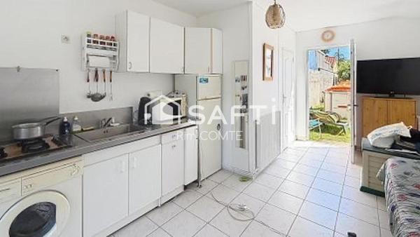 Maison avec studio indépendant – Centre de Roussillon – 70 m² + terrain de 480 m²!!