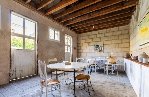 Saumur centre - Maison de caractère de 346 m², 7 chambres, dépendances et jardin.