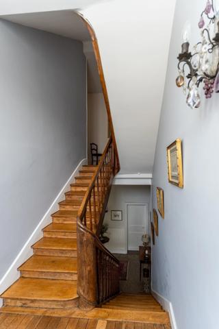 Saumur centre - Maison de caractère de 346 m², 7 chambres, dépendances et jardin.