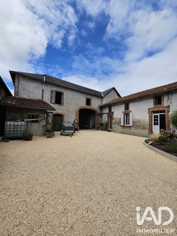 Maison à vendre 4 pièces 99 m² Sarriac-Bigorre