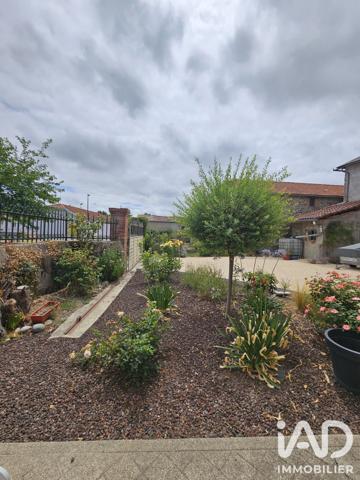 Maison à vendre 4 pièces 99 m² Sarriac-Bigorre
