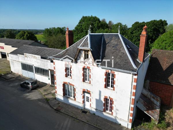 Maison de caractère avec sous sol avec grande dépendance