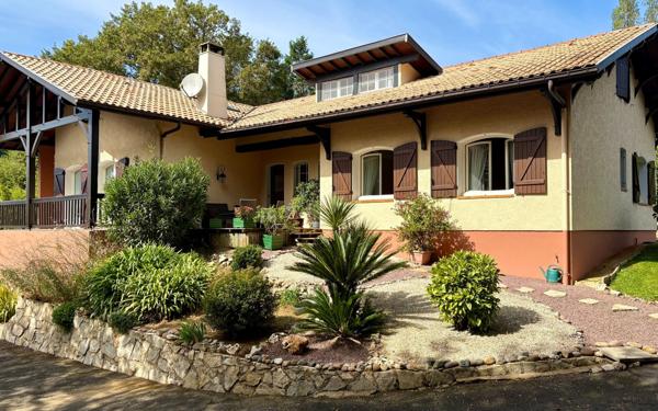 Maison à vendre    8 pièces •  Soustons