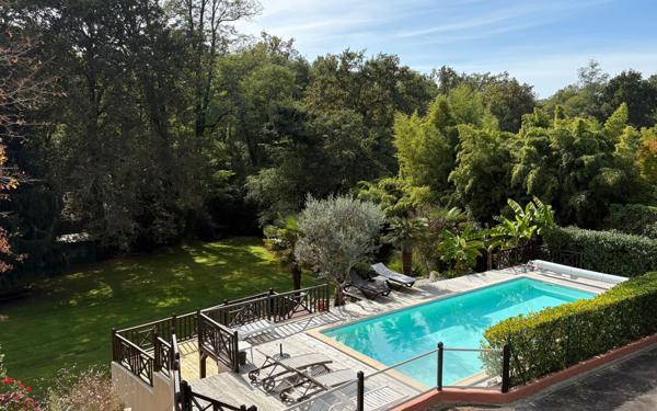 Maison à vendre    8 pièces •  Soustons