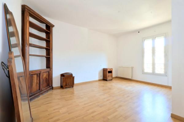 Maison vigneronne Mudaison 8 pièce(s) 225 m2