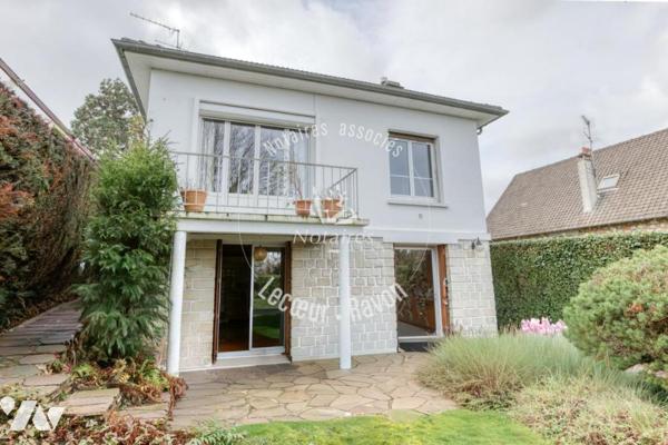 Maison familiale avec jardin, proche gare de Louveciennes