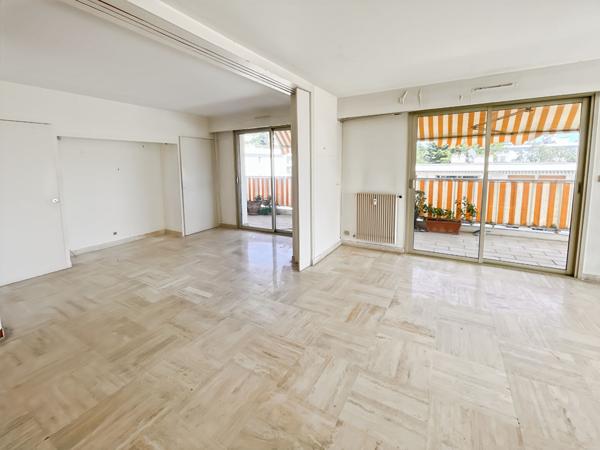 Grand 3/4 P PROCHE CROISETTE à rénover!