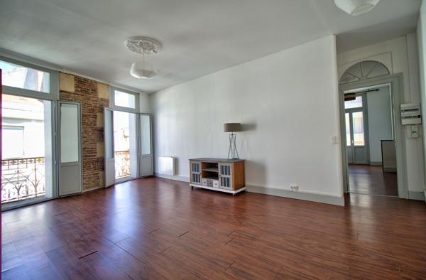 APPARTEMENT HAUSSMANNIEN HYPER CENTRE 2 CHAMBRES, BALCONS