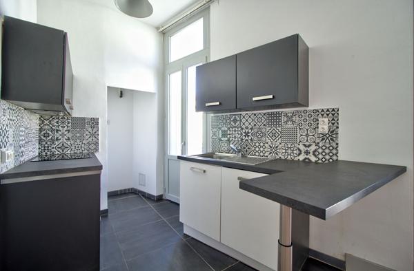 APPARTEMENT HAUSSMANNIEN HYPER CENTRE 2 CHAMBRES, BALCONS