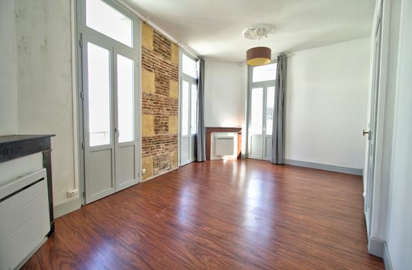APPARTEMENT HAUSSMANNIEN HYPER CENTRE 2 CHAMBRES, BALCONS