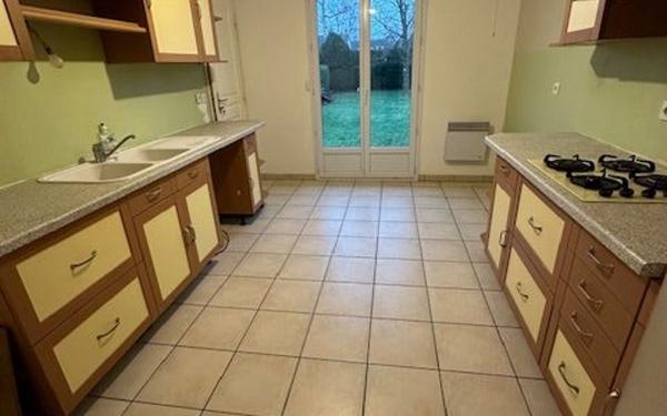 Maison à vendre    5 pièces • 140 m2 Sains-en-Amiénois