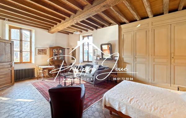 Maison de 332 m²