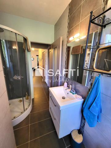 Maison familiale 8 pièces 211m²