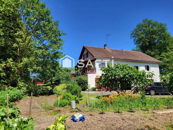 Maison familiale 8 pièces 211m²