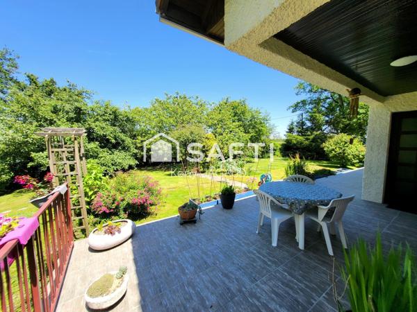 Maison familiale 8 pièces 211m²