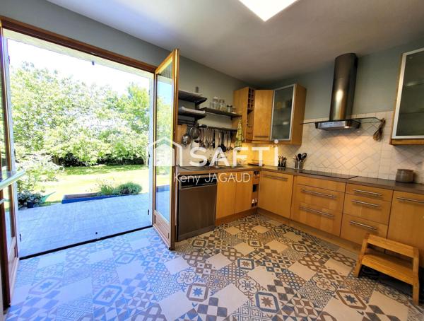 Maison familiale 8 pièces 211m²