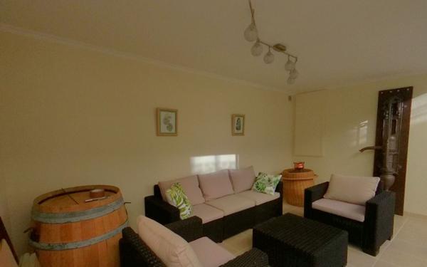 Maison à vendre    7 pièces •  Ay