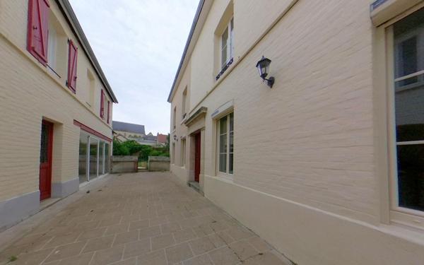 Maison à vendre    7 pièces •  Ay