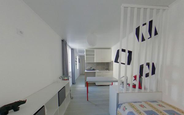 Maison à vendre    7 pièces •  Ay