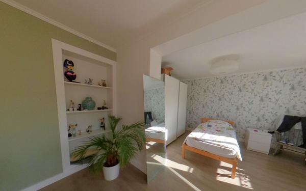 Maison à vendre    7 pièces •  Ay