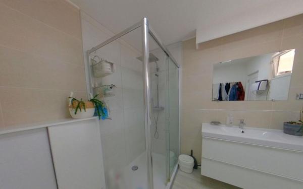 Maison à vendre    7 pièces •  Ay