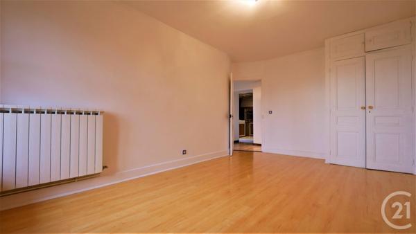Maison à vendre  6 pièces - 190,45 m2 CORBONOD - 01