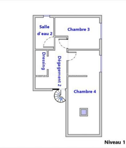 COUP DE COEUR A BAILLARGUES - Je vous propose à la vente cette jolie maison familiale de 136m2 de surface habitable (167 m2 d'emprise au sol)  répartie sur 2 niveaux sur une parcelle d'environ 500m2.
La maison lumineuse est composée au rez-de-chaussée d’une entrée, une grande pièce de vie avec cheminée, une cuisine ouverte aménagée et équipée avec coin repas, une grande buanderie avec dressing, deux chambres, une salle d’eau et des WC séparés. Une pièce actuellement utilisée en bureau peut être convertie en salle de jeux ou chambre selon les besoins.
A l’étage se trouvent deux chambres dont une avec une pièce supplémentaire en enfilade sous les toits, un dressing et une salle de bains avec WC. Les combles sont aménageables.
A l’extérieur, le jardin paysagé est agrémenté d’un coin détente avec jacuzzi  ainsi que d'une belle terrasse couverte qui offre ainsi un espace de vie supplémentaire.
Les plus : climatisation, alarme (capteur de mouvement), potentiel d’aménagement par les combles, possibilité de créer une 5ème chambre, panneaux photovoltaïques en contrat jusqu’en 2030 générant un revenu permettant de financer la taxe foncière, un grand garage, un abri voiture et la possibilité de garer 3 véhicules sur la propriété ajoute un confort supplémentaire au quotidien.
Emplacement stratégique et idéal proche de toutes les commodités (à 400m à pied du centre du village) commerces, écoles maternelles, élémentaires, collège, lycée international, Golf de Baillargues, ainsi que des grands axes autoroutiers, Gare TER (8mn du centre-ville de Montpellier, 37mn de Nîmes), gare Sud de France et aéroport à 20mn en voiture, les plages du littoral à moins de 20mn.