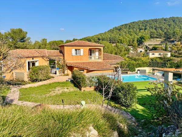 Ventabren (13122) VENTABREN – Maison familiale avec dépendance, piscine et potentiel locatif