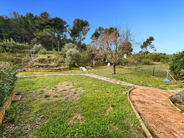 Ventabren (13122) VENTABREN – Maison familiale avec dépendance, piscine et potentiel locatif