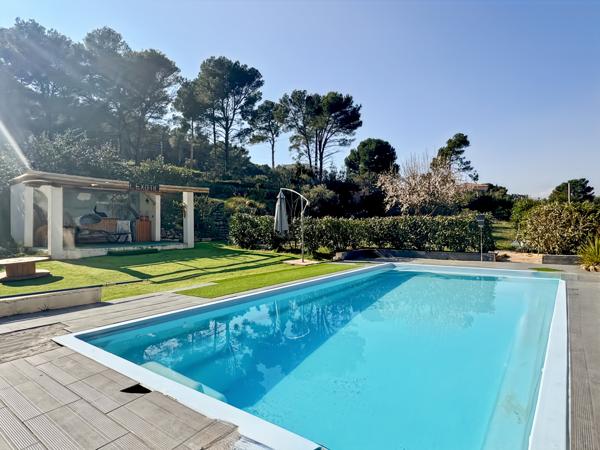 Ventabren (13122) VENTABREN – Maison familiale avec dépendance, piscine et potentiel locatif